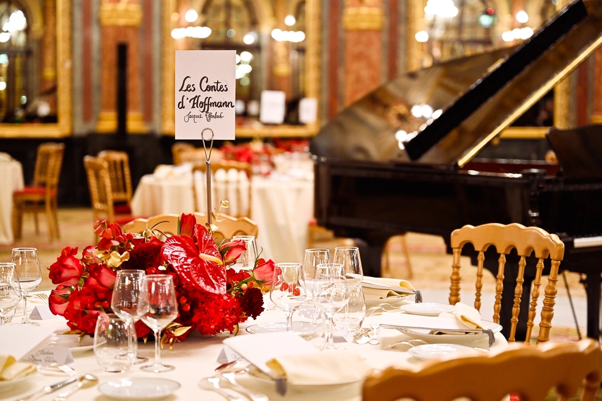 Table dréssée avant une representation Bel Canto