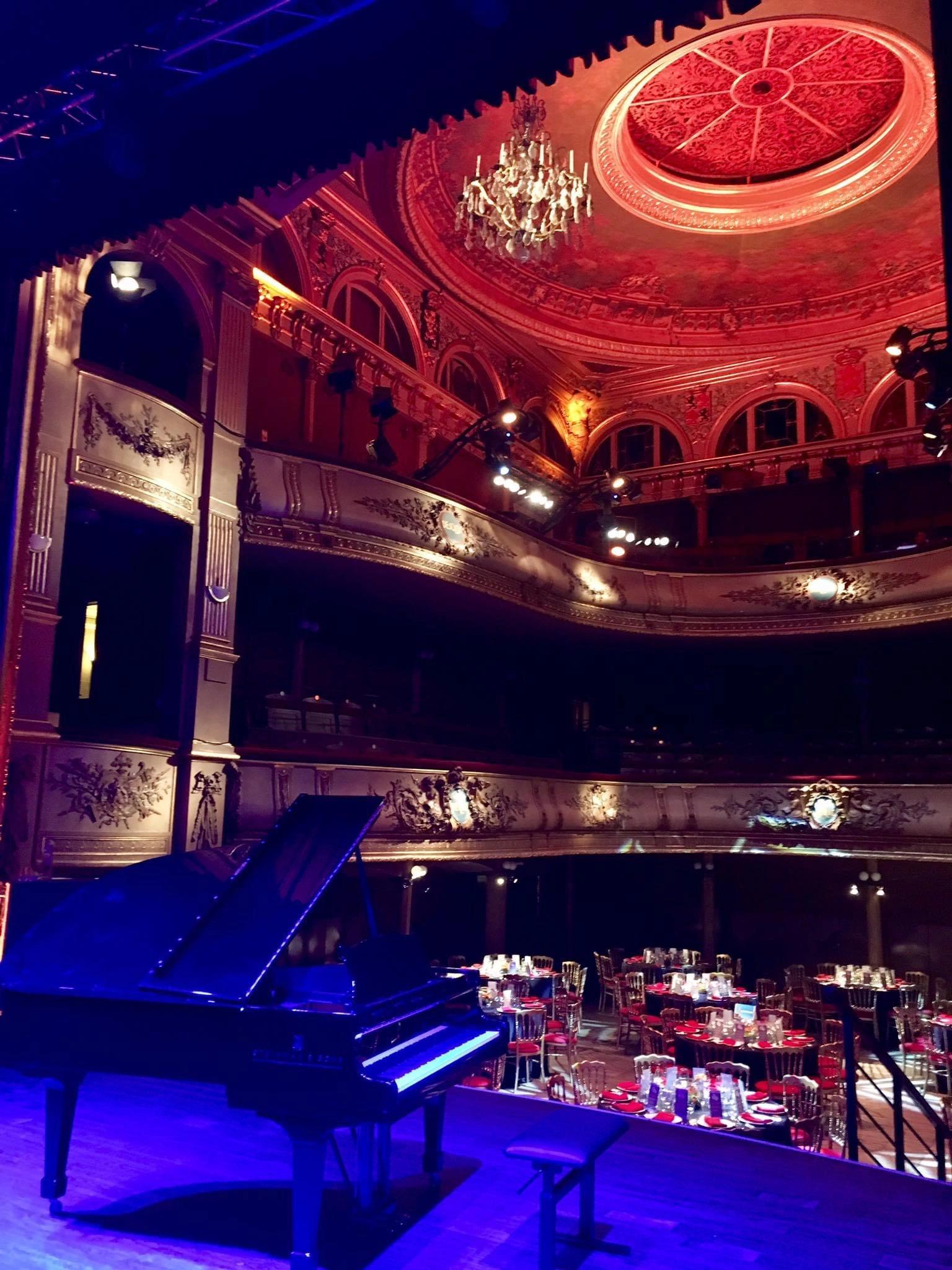 Salle d'opéra majesteuse